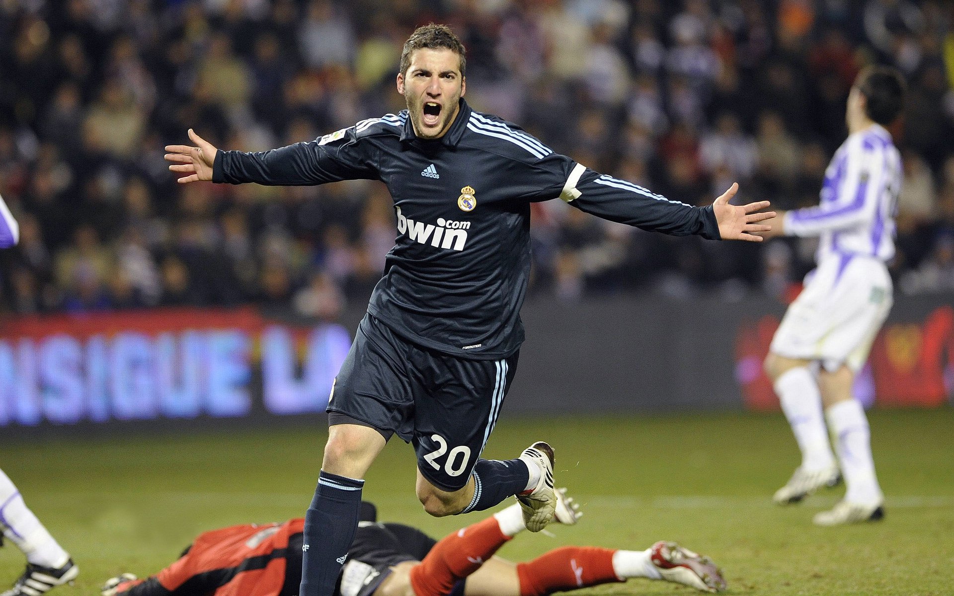 乐鱼体育下载入口-各大足球俱乐部推出粉丝互动平台，增强用户粘性，足球俱乐部粉丝数