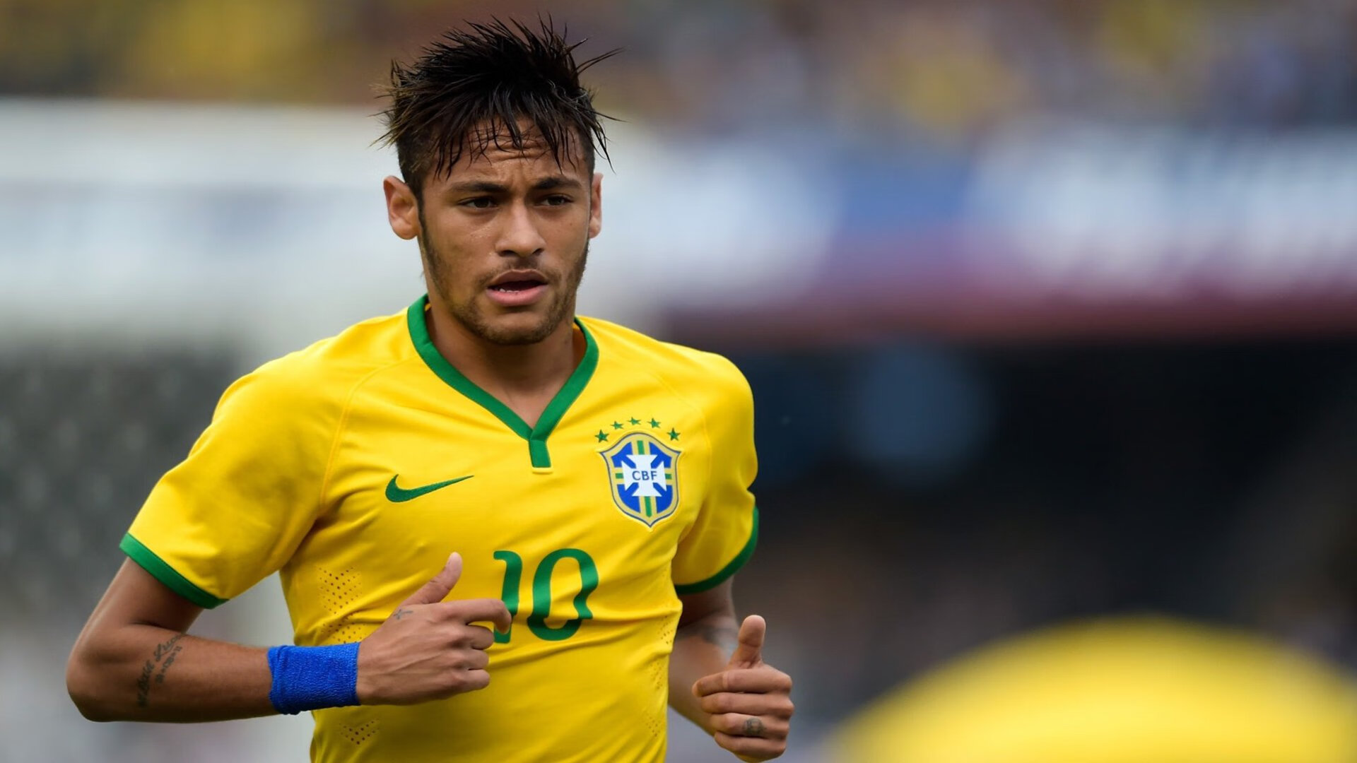 乐鱼官网-麦金托什全程保持领先节奏展现霸气,麦金托什么